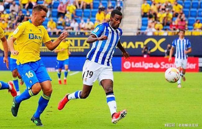 角逐的绿茵 角逐的绿茵