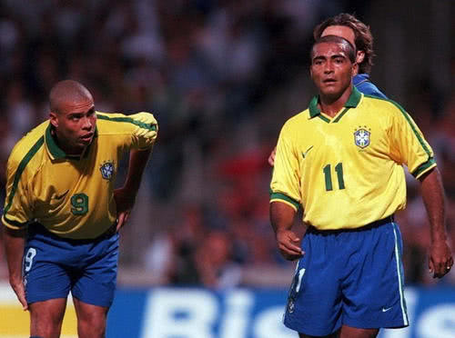 随着大连英 随着大连英